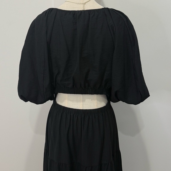 Moon River Puff Sleeve Shirred Cutout Tiered Midi Dress Medium Black Boho Chic - Picture 5 of 6